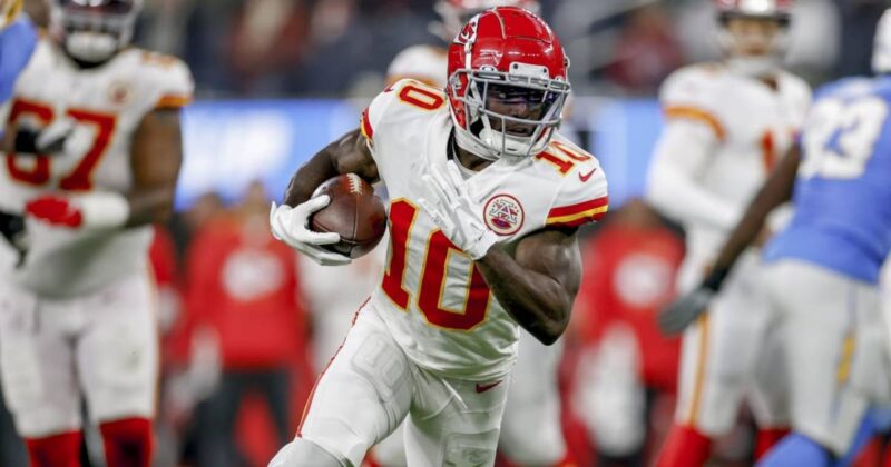 WR Tyreek Hill blew up for 40.05 points to lead Bangkok to victory.